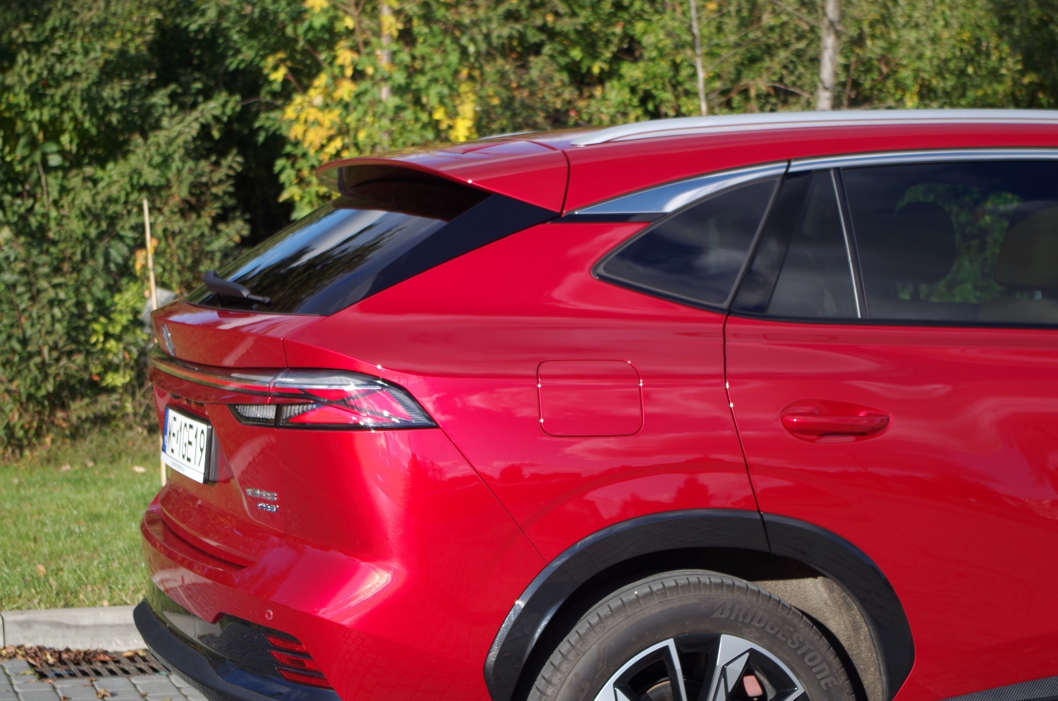 MG-HS-Plug-In-Hybrid-Exclusive-A02