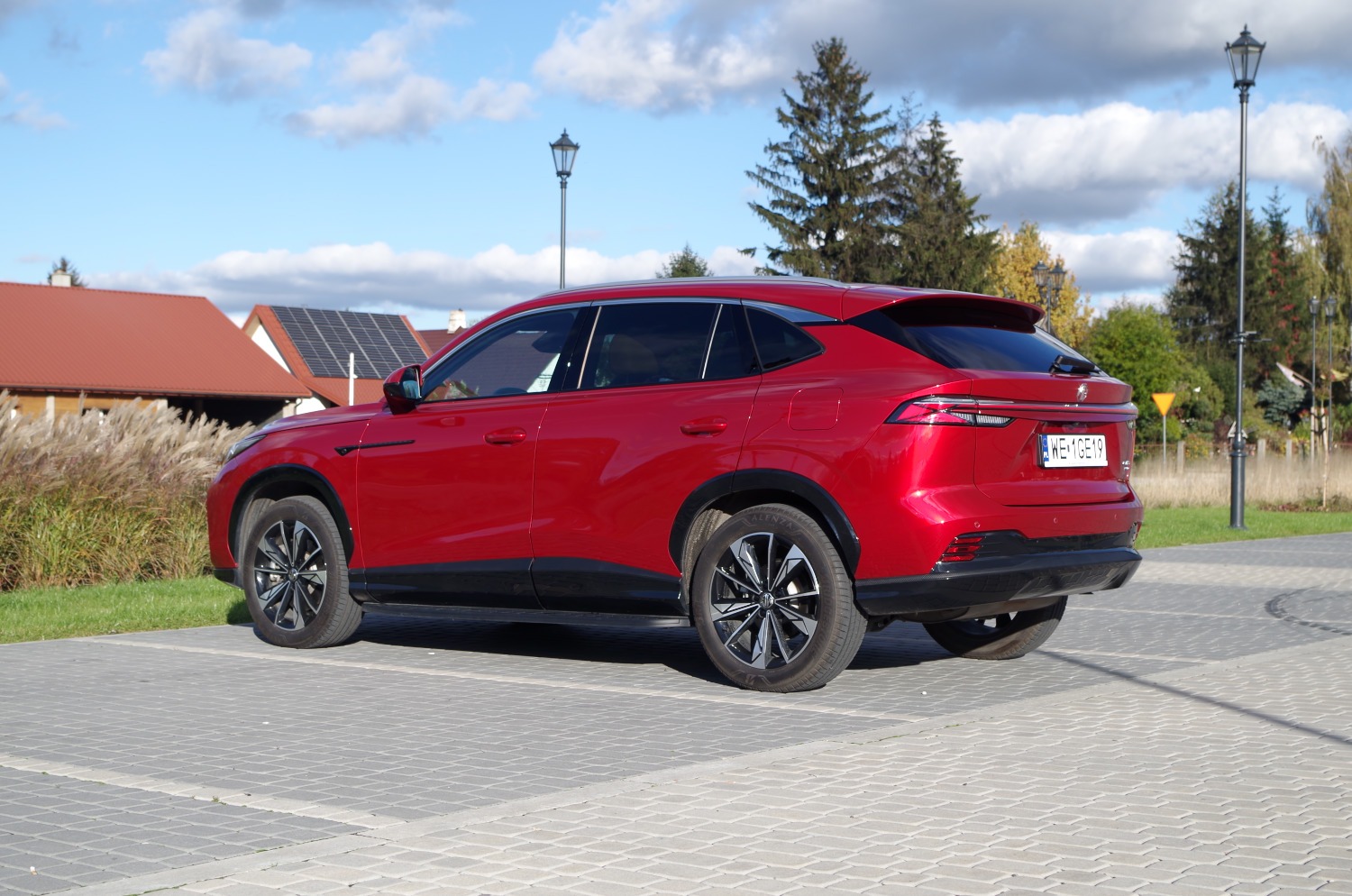 MG-HS-Plug-In-Hybrid-Exclusive-A15