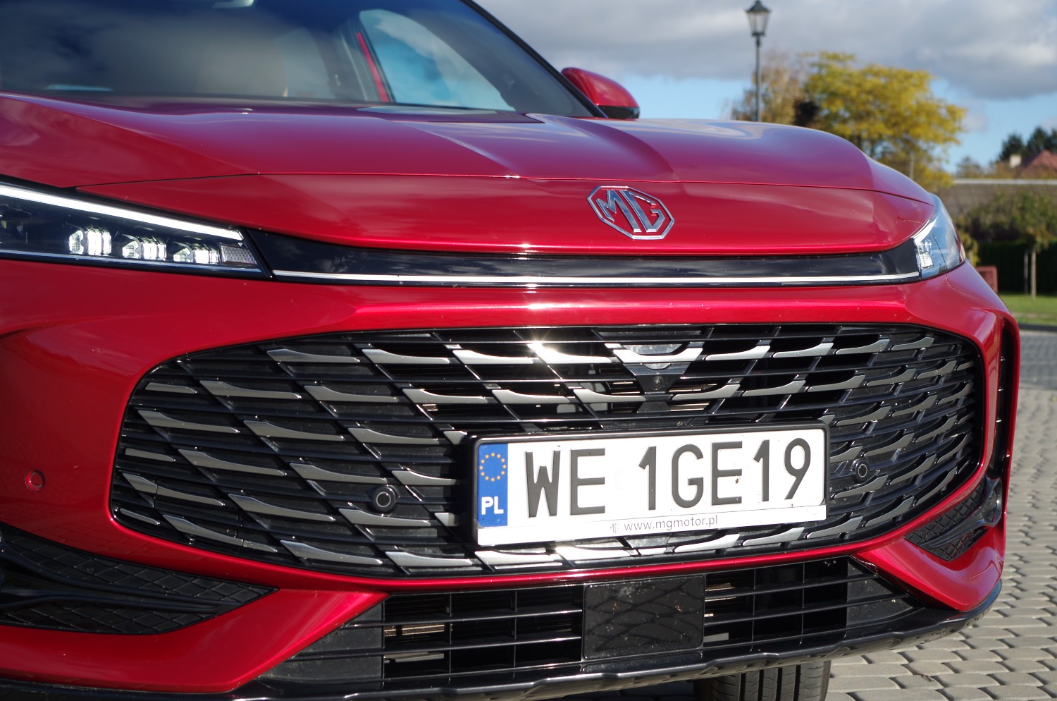 MG-HS-Plug-In-Hybrid-Exclusive-A22