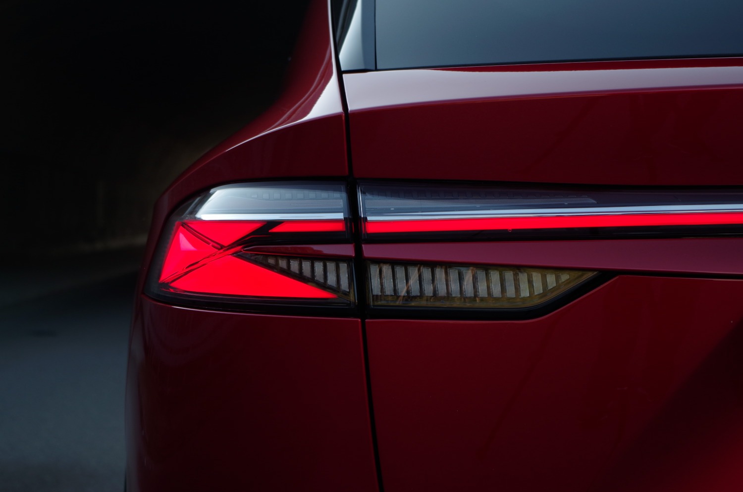 MG-HS-Plug-In-Hybrid-Exclusive-A40