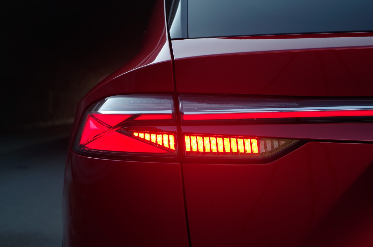 MG-HS-Plug-In-Hybrid-Exclusive-A42