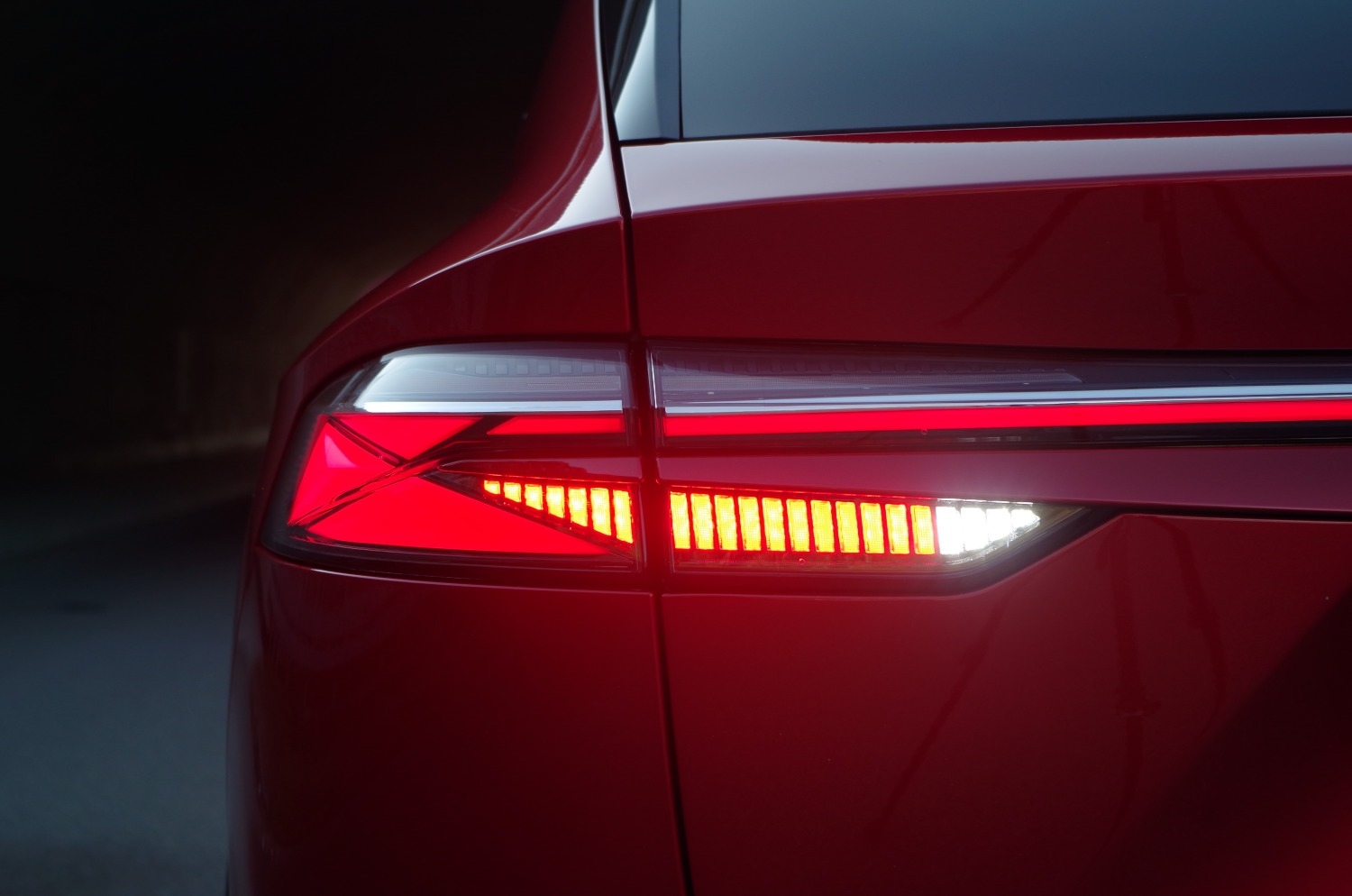 MG-HS-Plug-In-Hybrid-Exclusive-A43