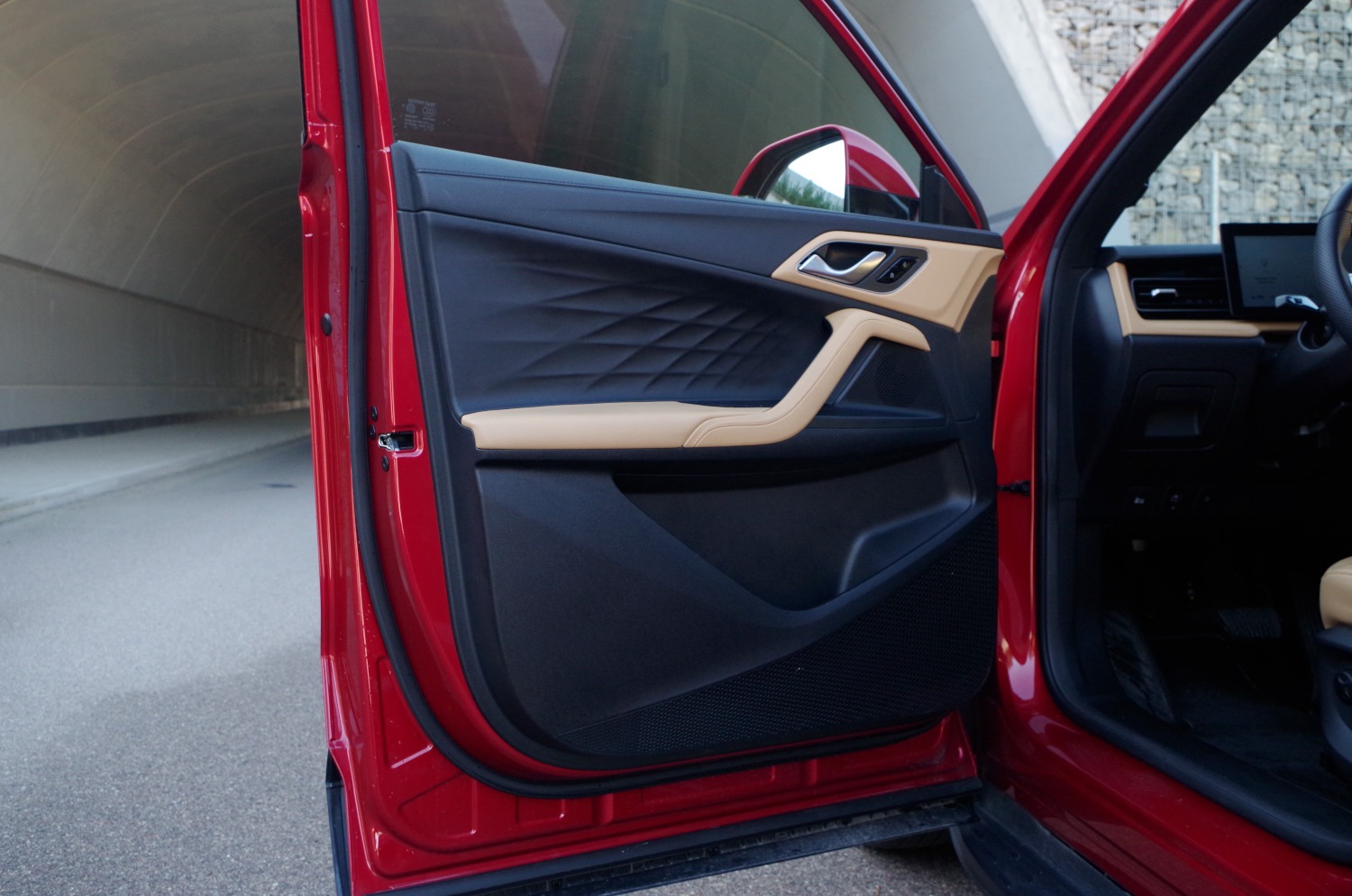 MG-HS-Plug-In-Hybrid-Exclusive-B01