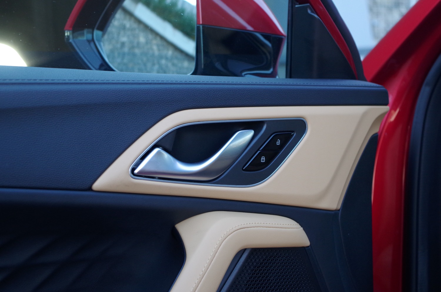 MG-HS-Plug-In-Hybrid-Exclusive-B02