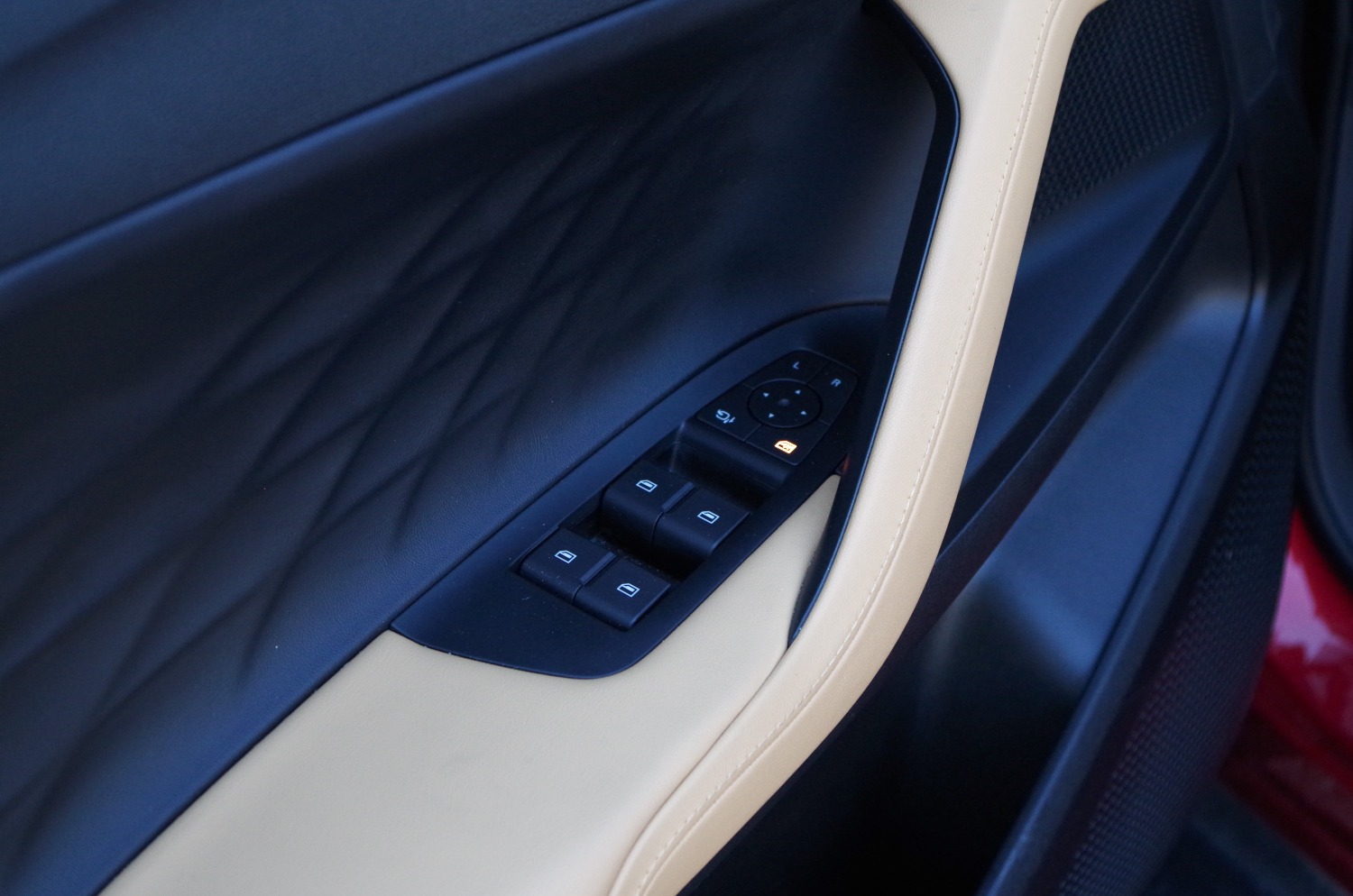 MG-HS-Plug-In-Hybrid-Exclusive-B03