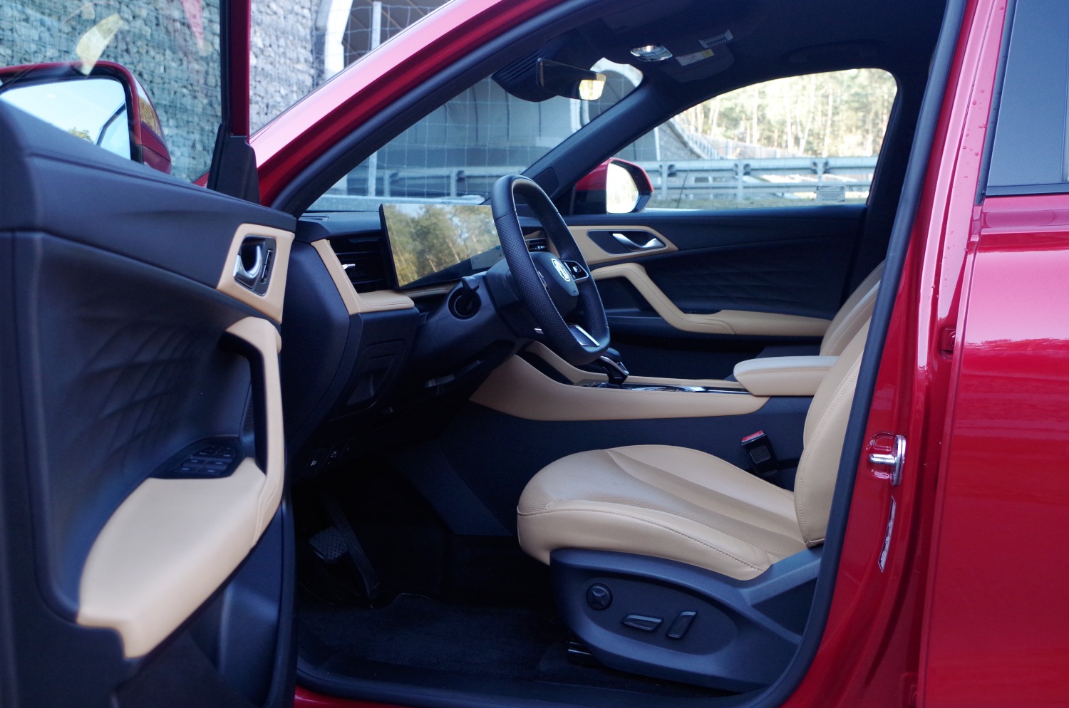 MG-HS-Plug-In-Hybrid-Exclusive-B05