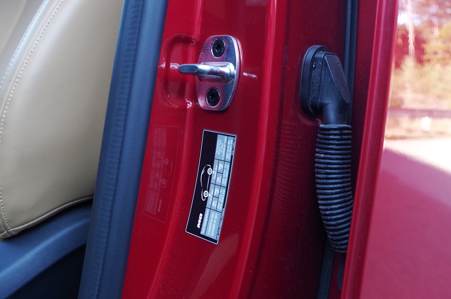 MG-HS-Plug-In-Hybrid-Exclusive-B06