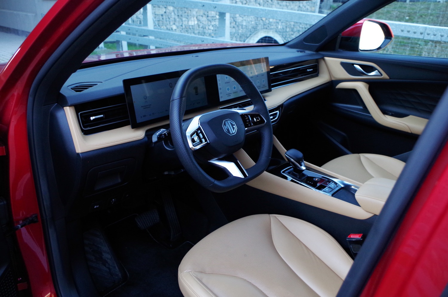 MG-HS-Plug-In-Hybrid-Exclusive-B08