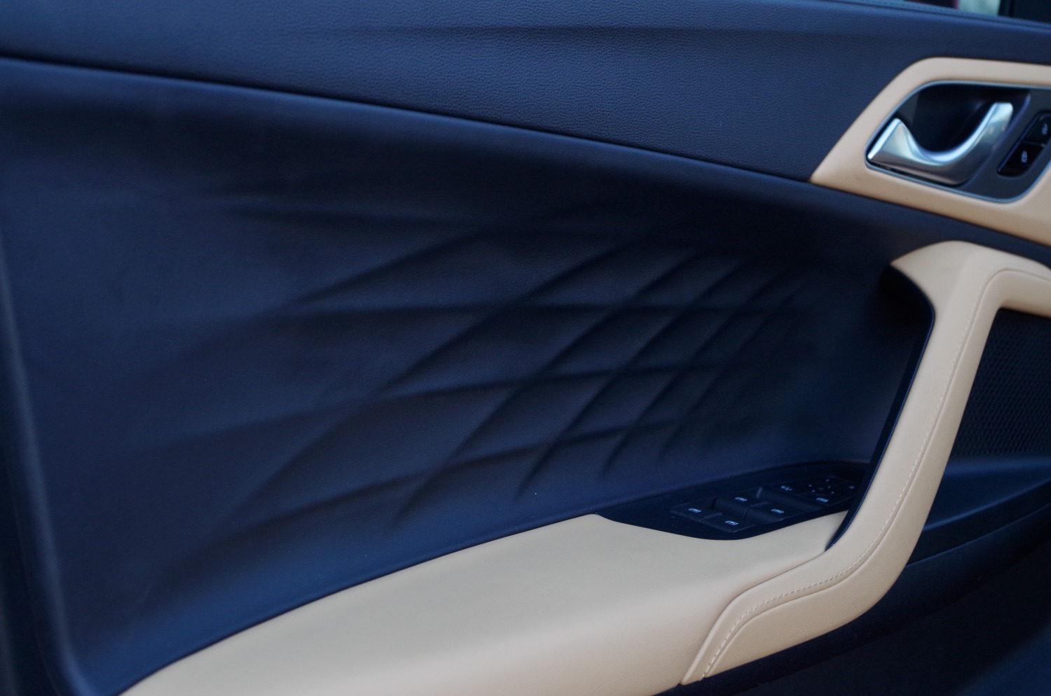 MG-HS-Plug-In-Hybrid-Exclusive-B09
