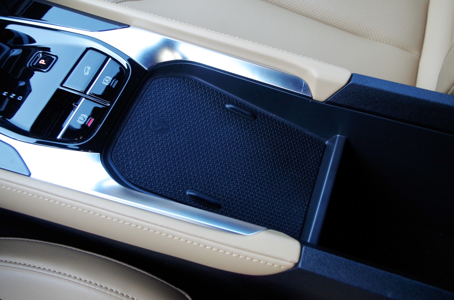 MG-HS-Plug-In-Hybrid-Exclusive-B17