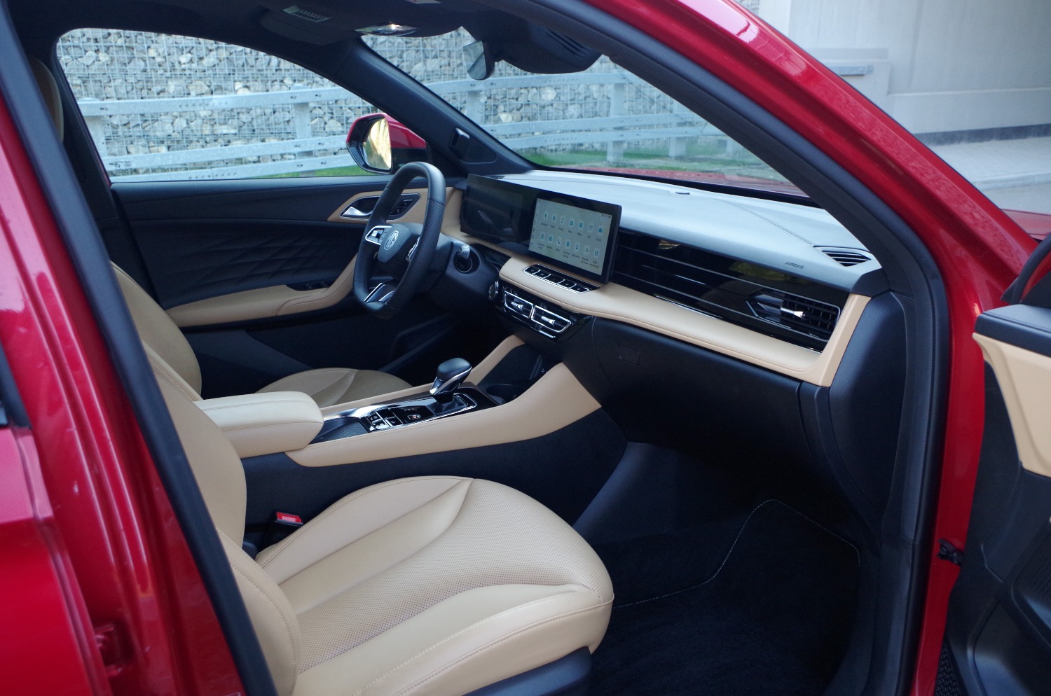 MG-HS-Plug-In-Hybrid-Exclusive-B22