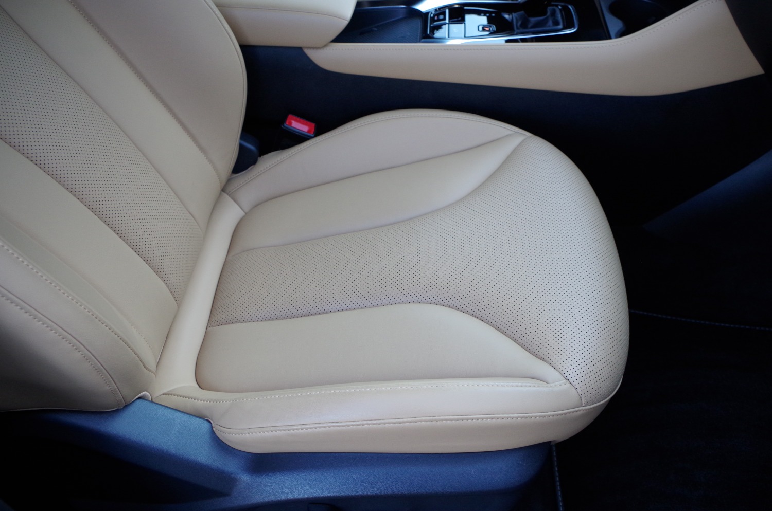 MG-HS-Plug-In-Hybrid-Exclusive-B26