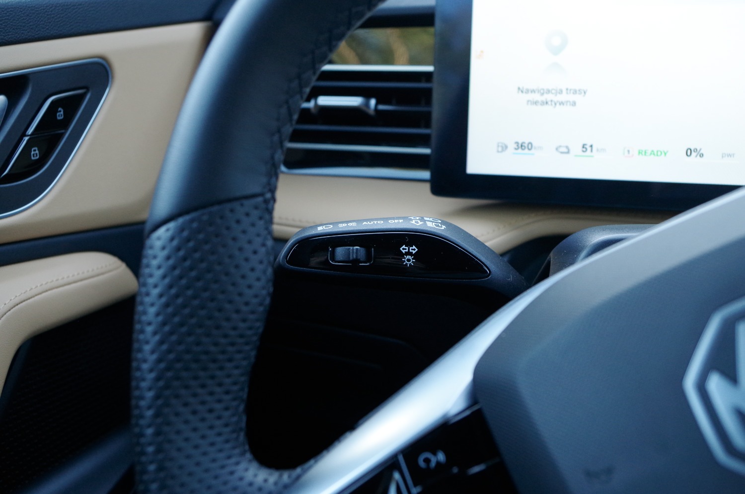 MG-HS-Plug-In-Hybrid-Exclusive-B36