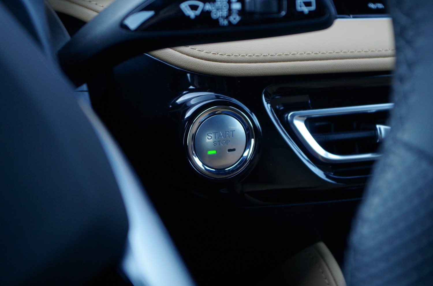 MG-HS-Plug-In-Hybrid-Exclusive-B38