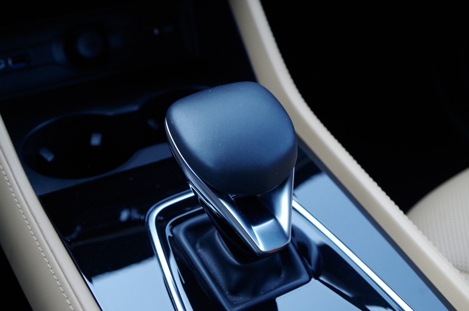 MG-HS-Plug-In-Hybrid-Exclusive-B43