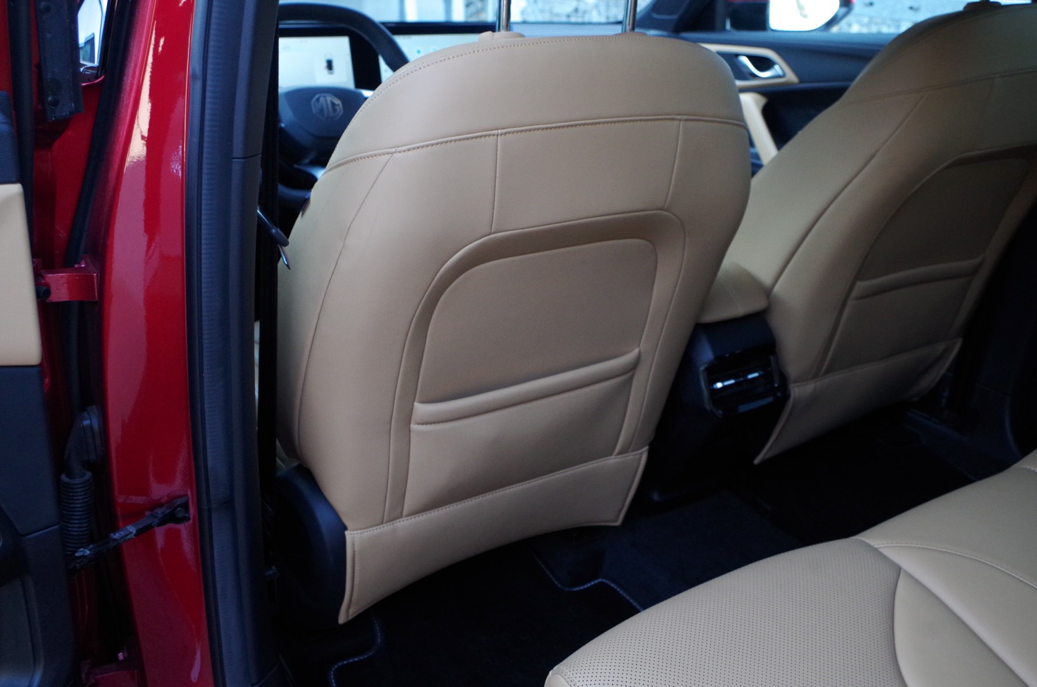 MG-HS-Plug-In-Hybrid-Exclusive-B52