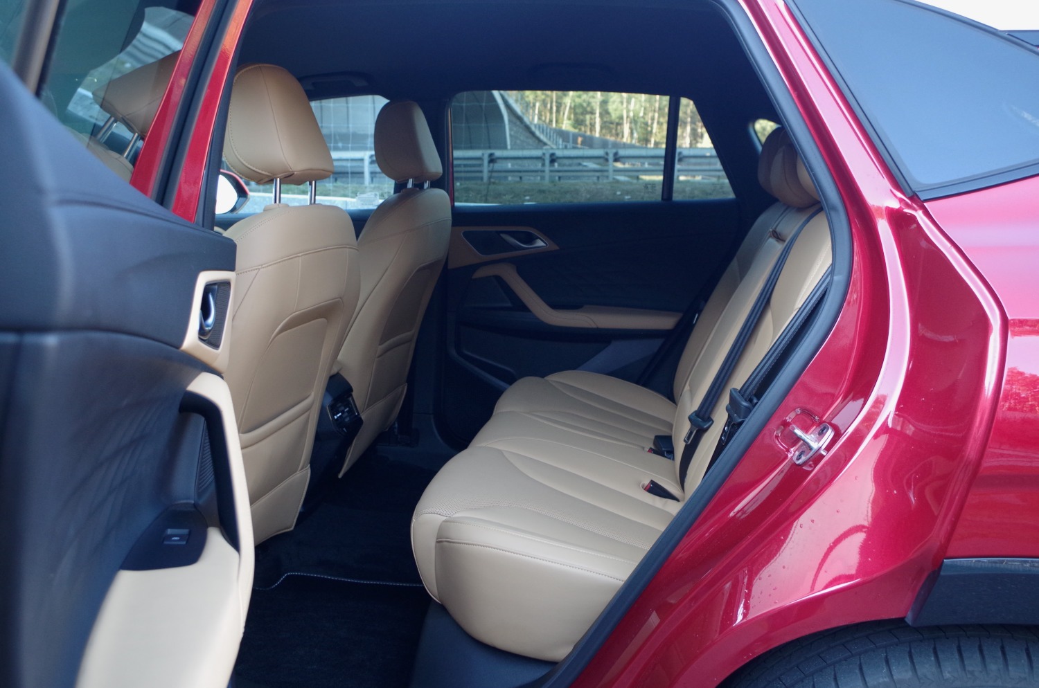 MG-HS-Plug-In-Hybrid-Exclusive-B53