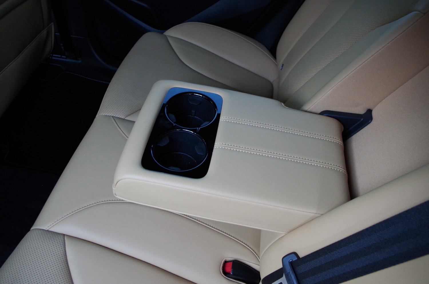 MG-HS-Plug-In-Hybrid-Exclusive-B55