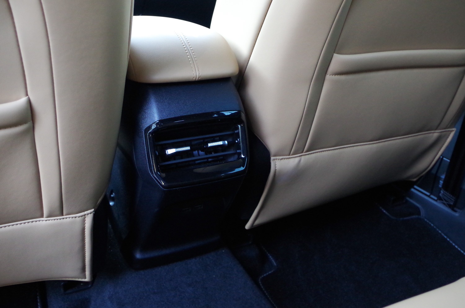 MG-HS-Plug-In-Hybrid-Exclusive-B56