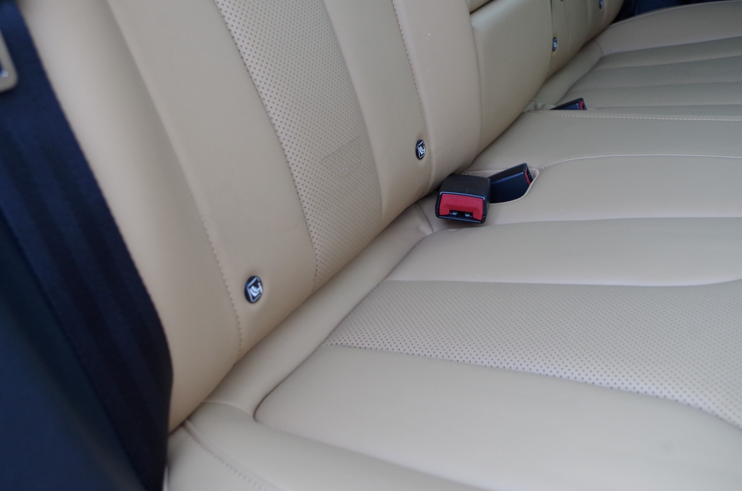 MG-HS-Plug-In-Hybrid-Exclusive-B60