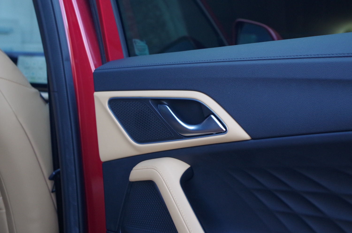 MG-HS-Plug-In-Hybrid-Exclusive-B61