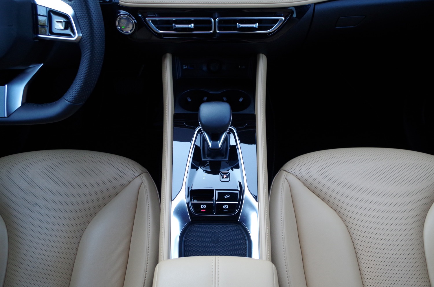 MG-HS-Plug-In-Hybrid-Exclusive-B64