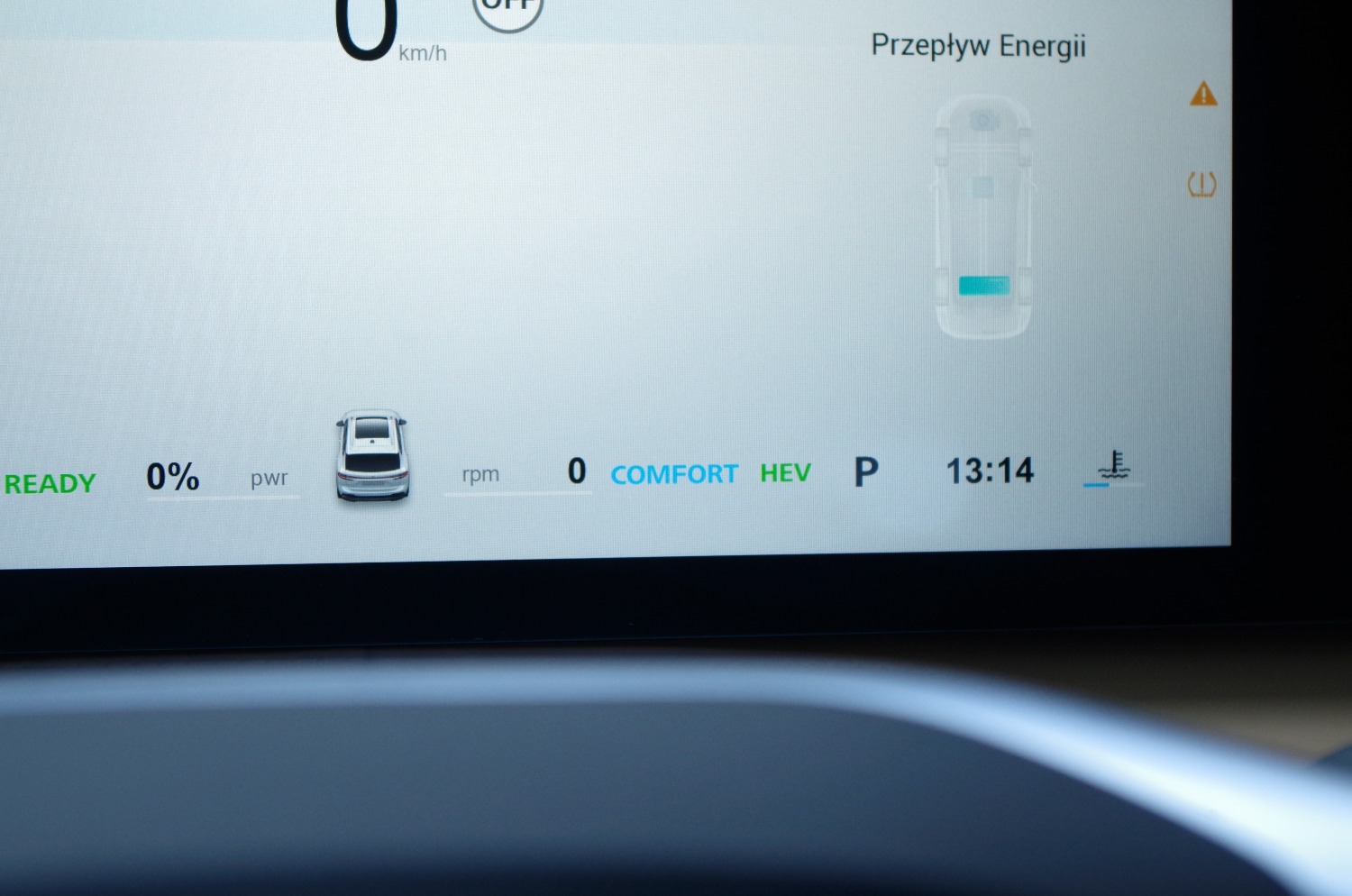 MG-HS-Plug-In-Hybrid-Exclusive-C09