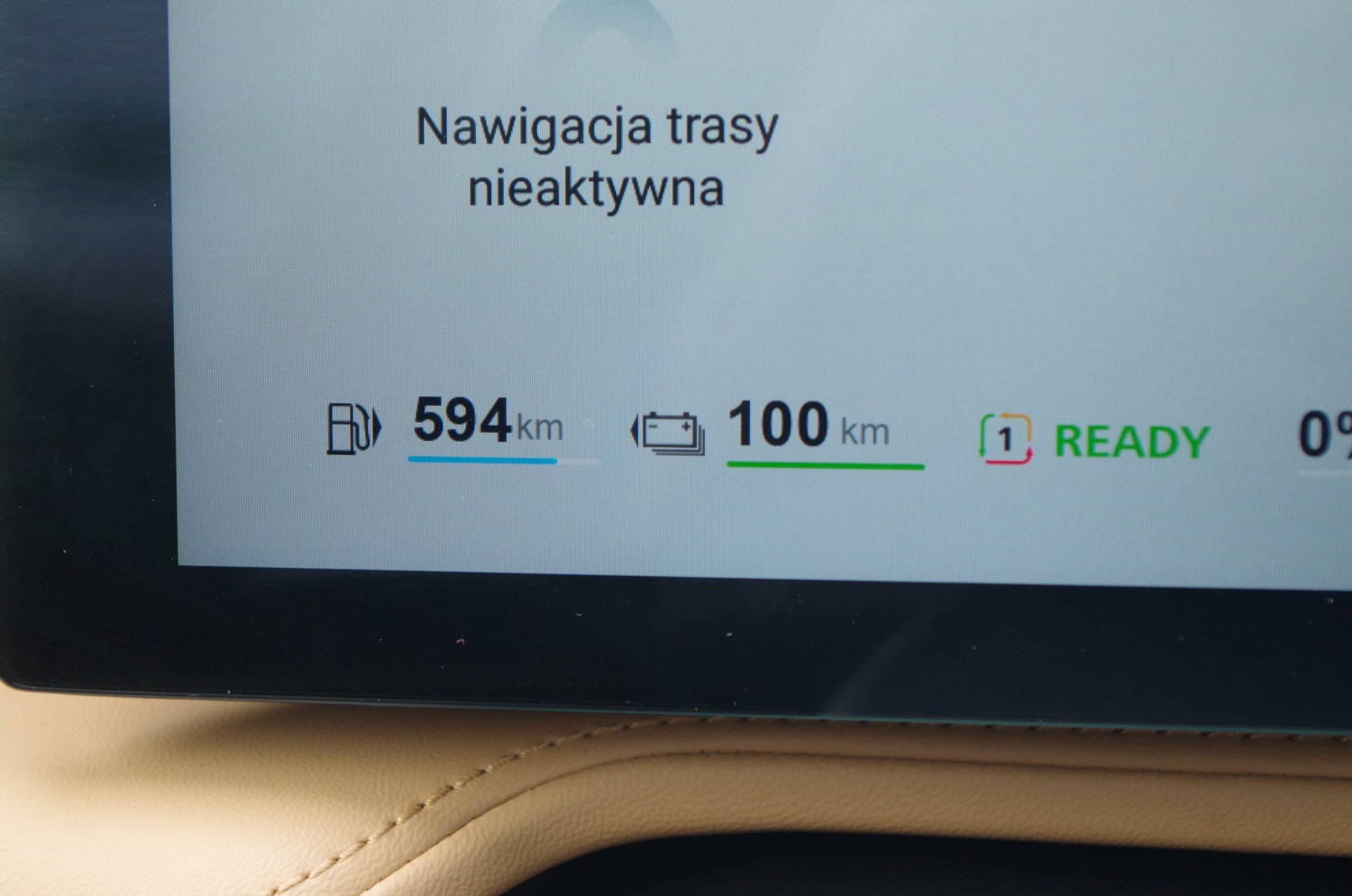 MG-HS-Plug-In-Hybrid-Exclusive-C14