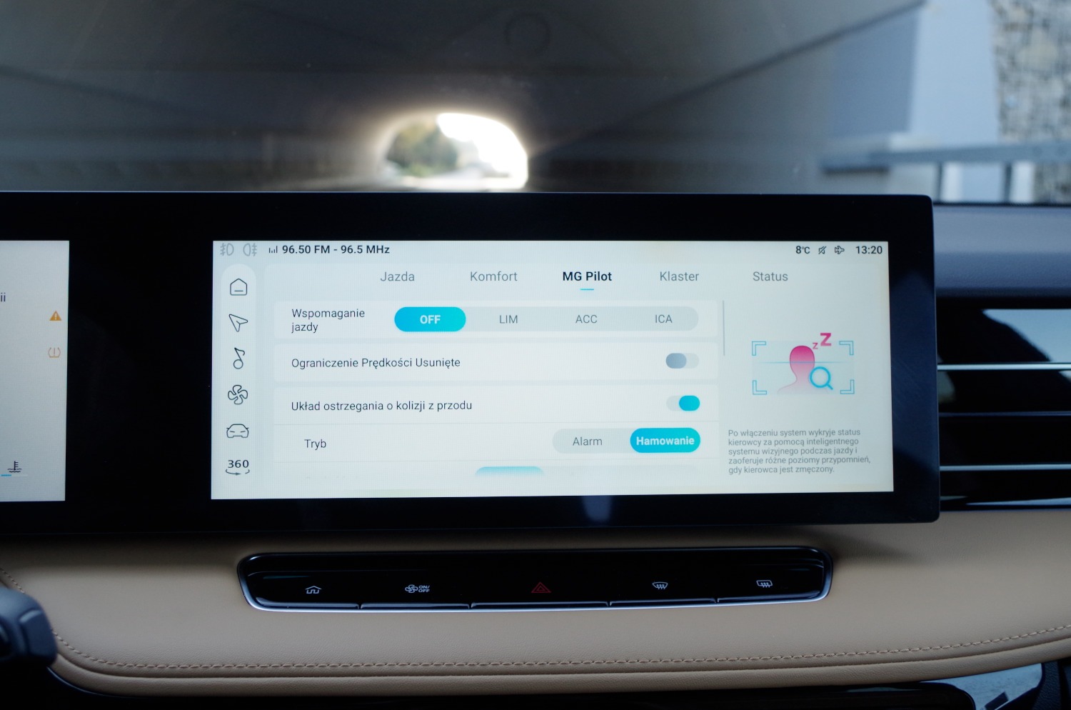 MG-HS-Plug-In-Hybrid-Exclusive-D20