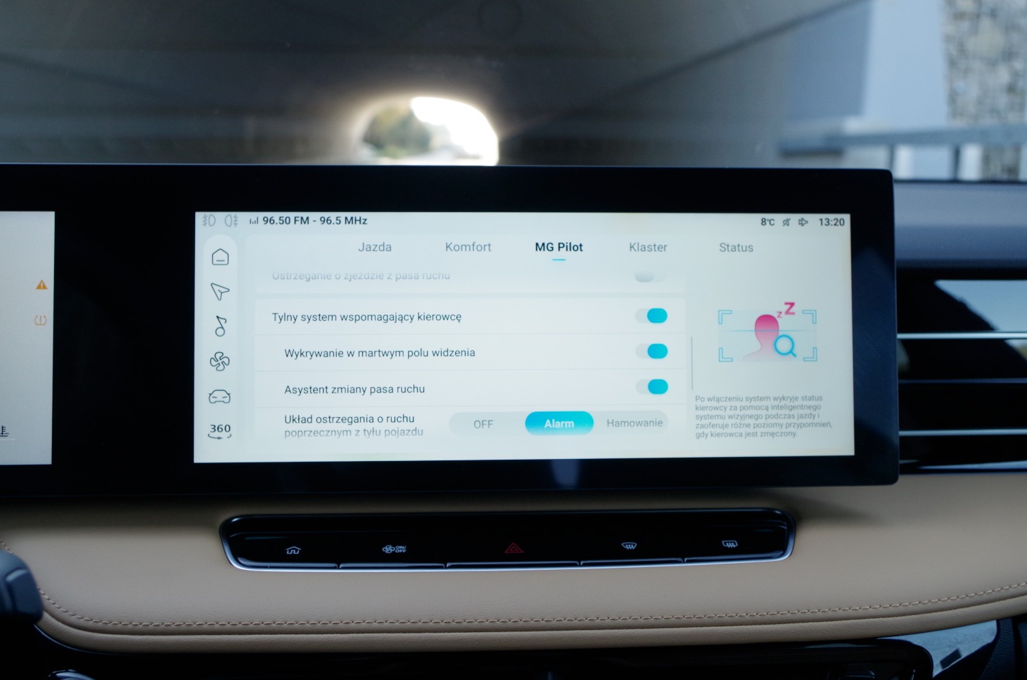 MG-HS-Plug-In-Hybrid-Exclusive-D21