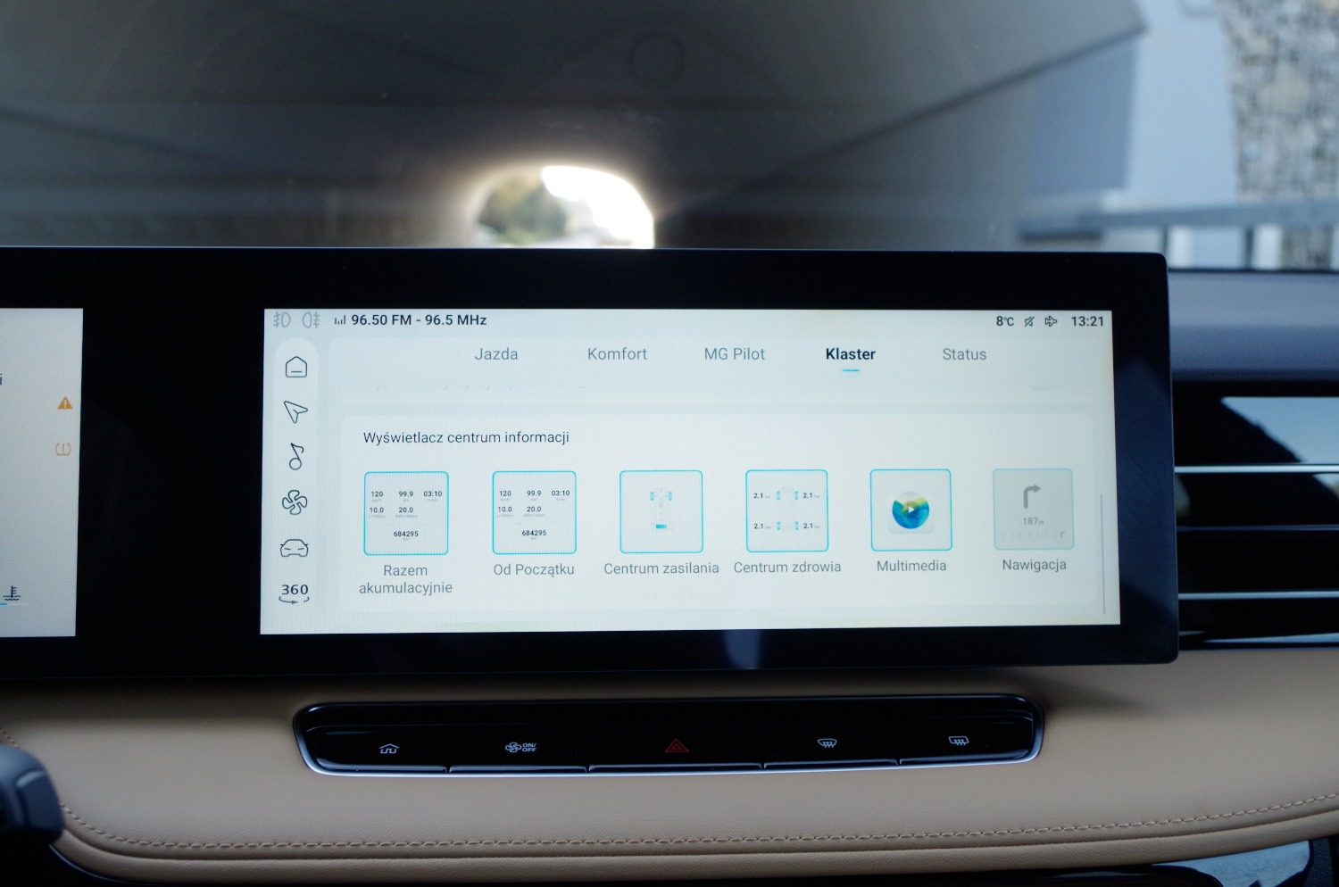 MG-HS-Plug-In-Hybrid-Exclusive-D24