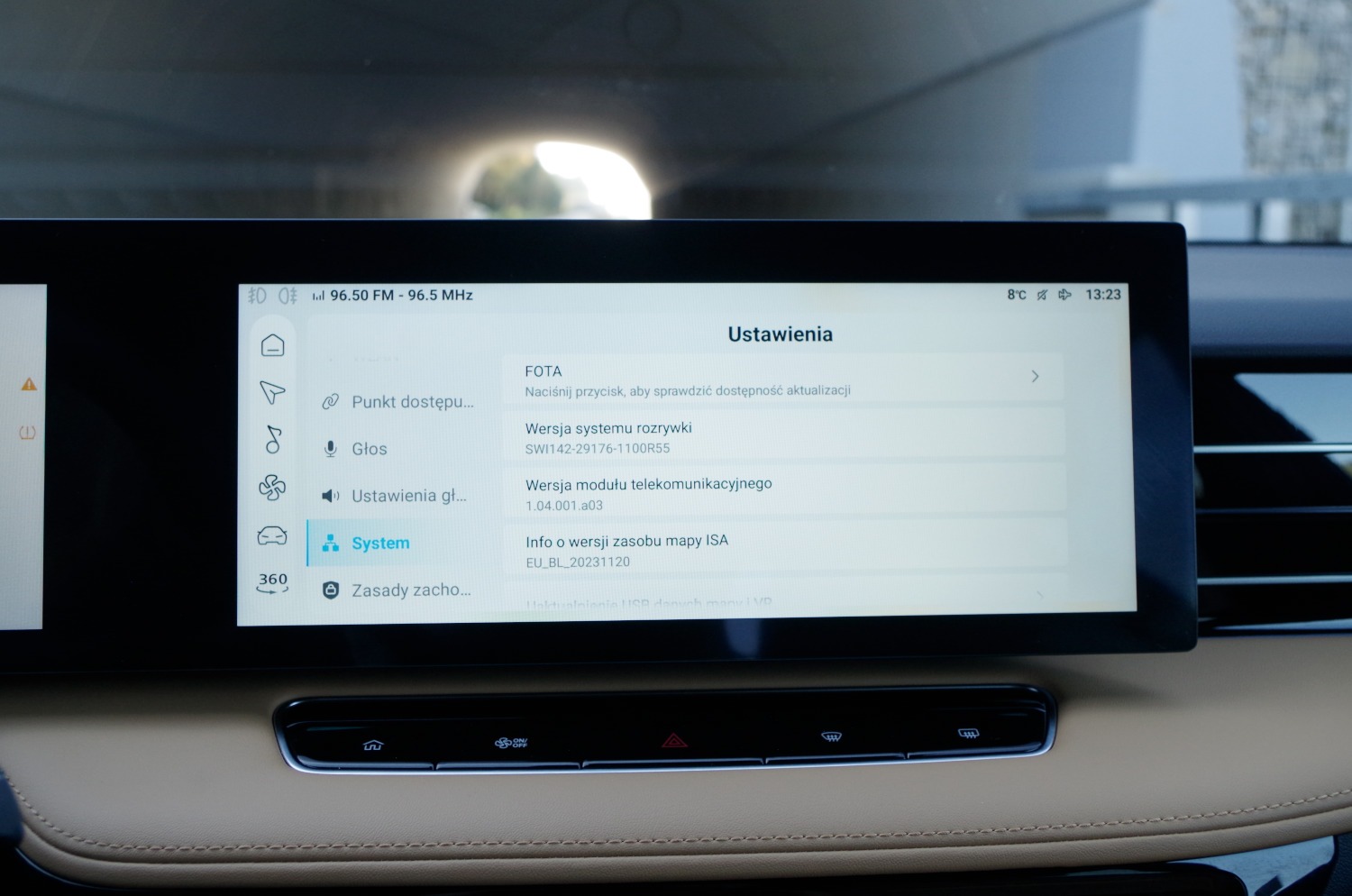 MG-HS-Plug-In-Hybrid-Exclusive-D32