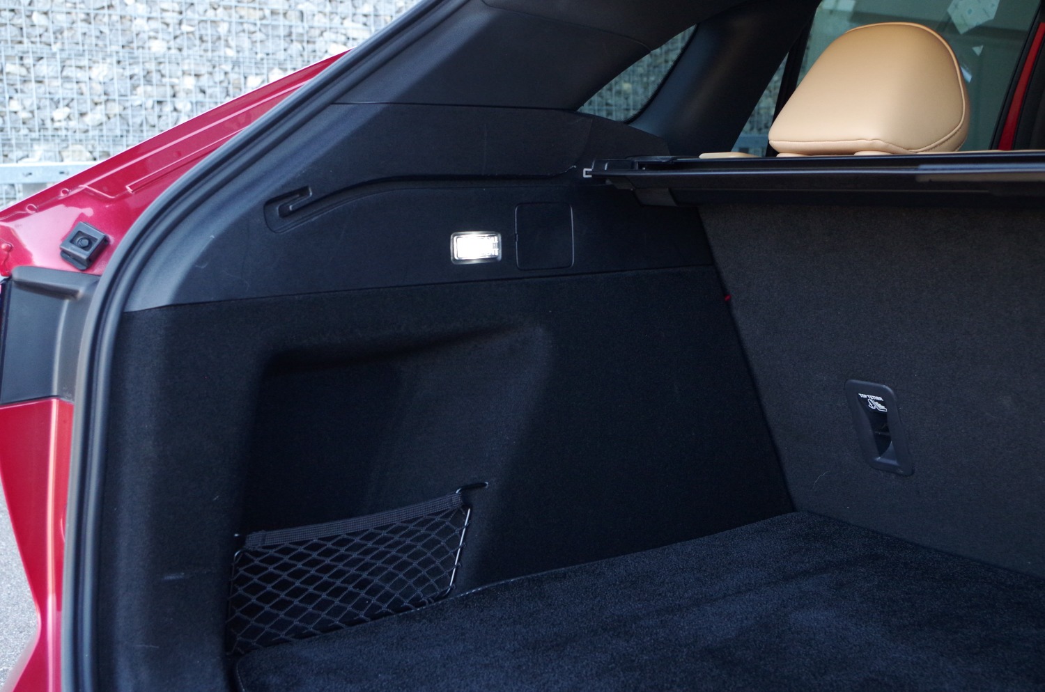 MG-HS-Plug-In-Hybrid-Exclusive-E03