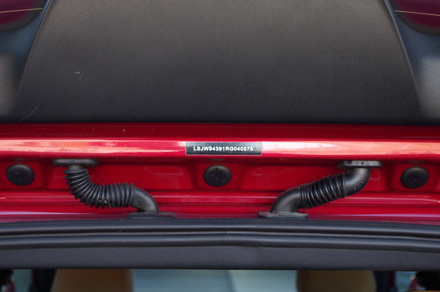 MG-HS-Plug-In-Hybrid-Exclusive-E04