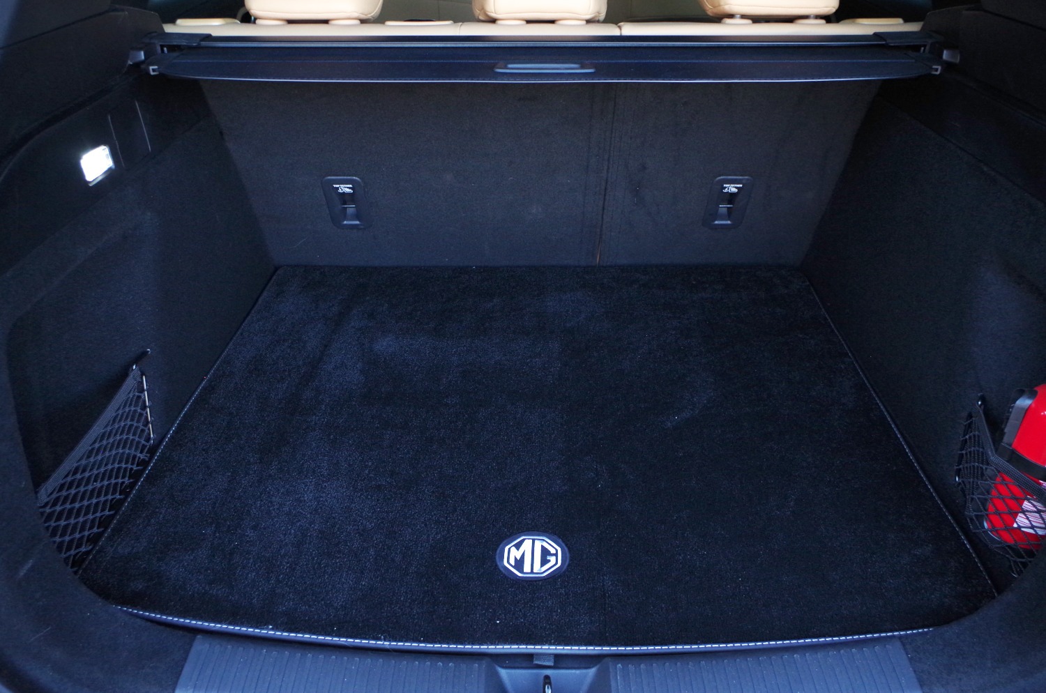 MG-HS-Plug-In-Hybrid-Exclusive-E06