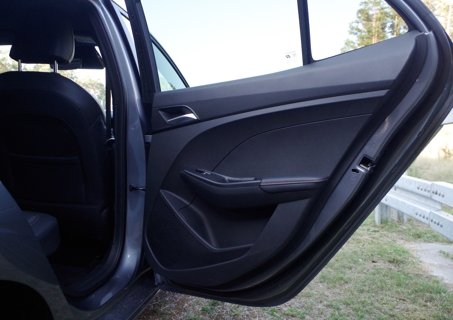 MG3-Hybrid-Exclusive-boczek-drzwi-tylne-prawe