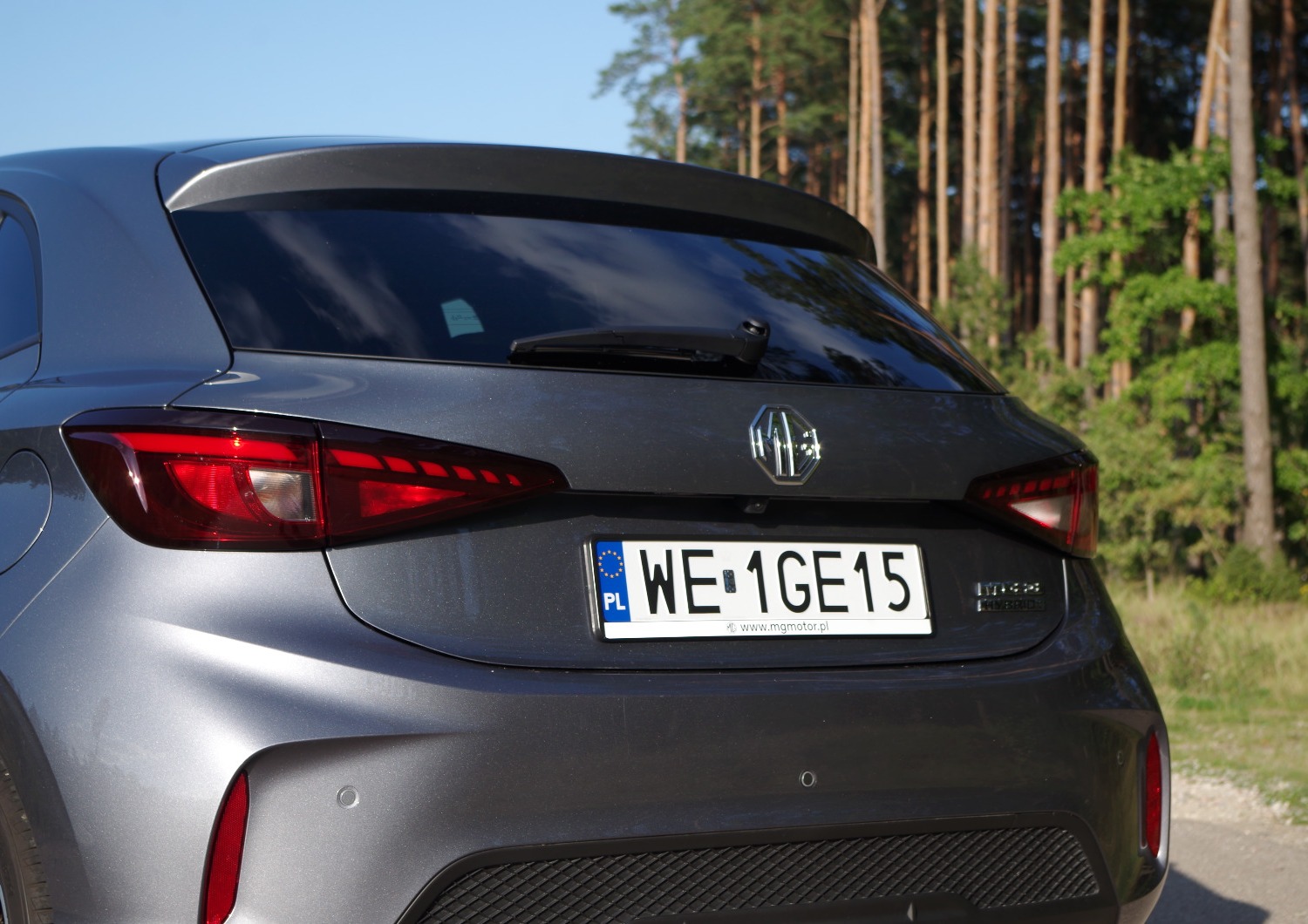 MG3-Hybrid-Exclusive-klapa-bagaznika
