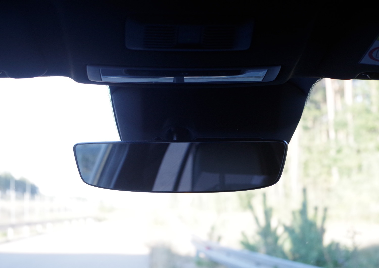 MG3-Hybrid-Exclusive-lusterko-wsteczne