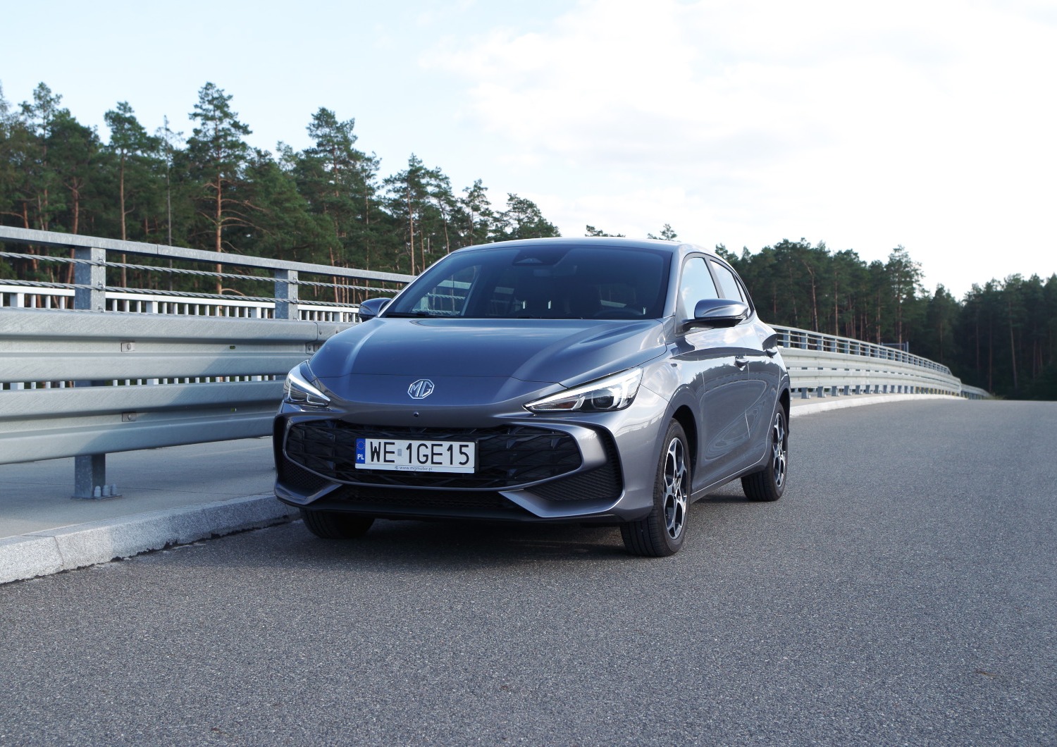 MG3-Hybrid-Exclusive-nadwozie-2
