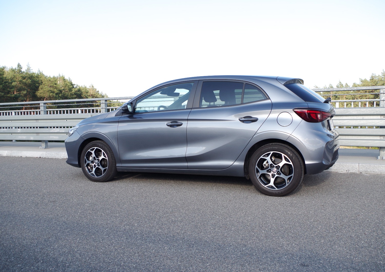 MG3-Hybrid-Exclusive-nadwozie-4