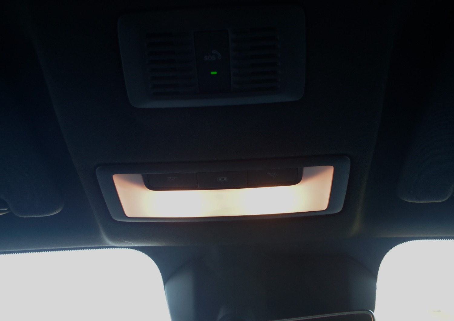 MG3-Hybrid-Exclusive-oswietlenie-wnetrza