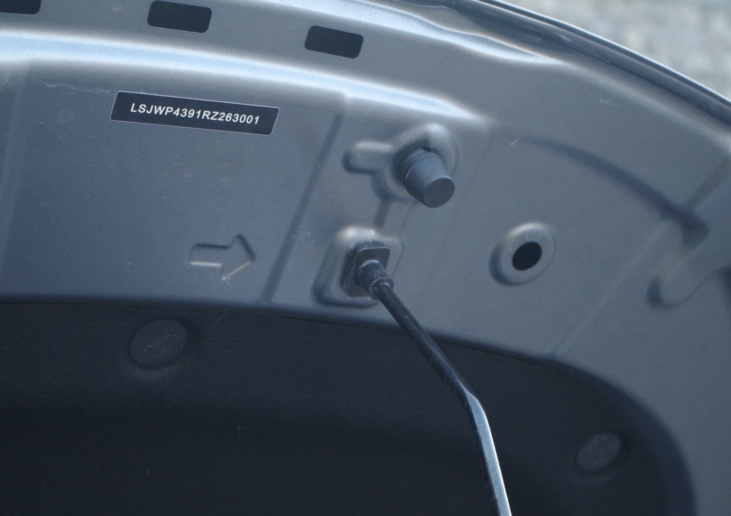 MG3-Hybrid-Exclusive-podparcie-otwartej-maski