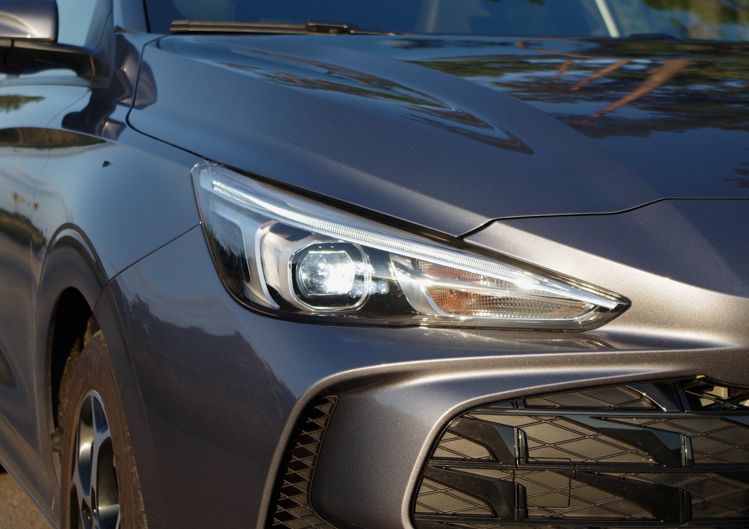MG3-Hybrid-Exclusive-reflektor