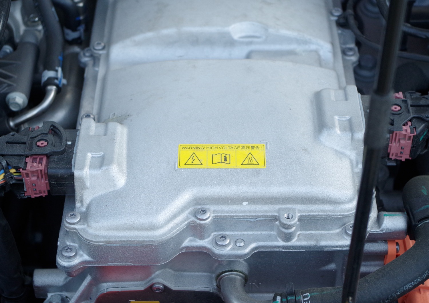 MG3-Hybrid-Exclusive-silnik-elektryczny