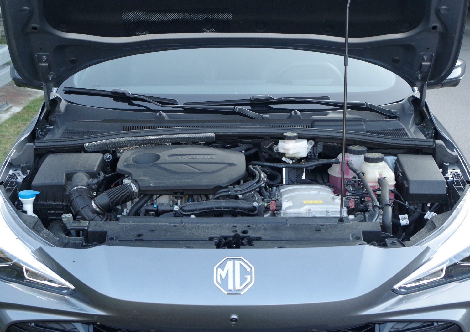 MG3-Hybrid-Exclusive-silnik