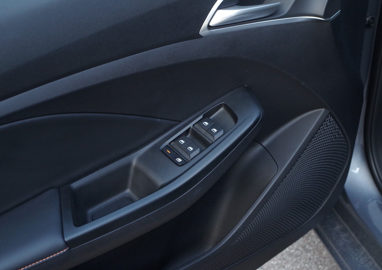 MG3-Hybrid-Exclusive-sterowanie-szybami