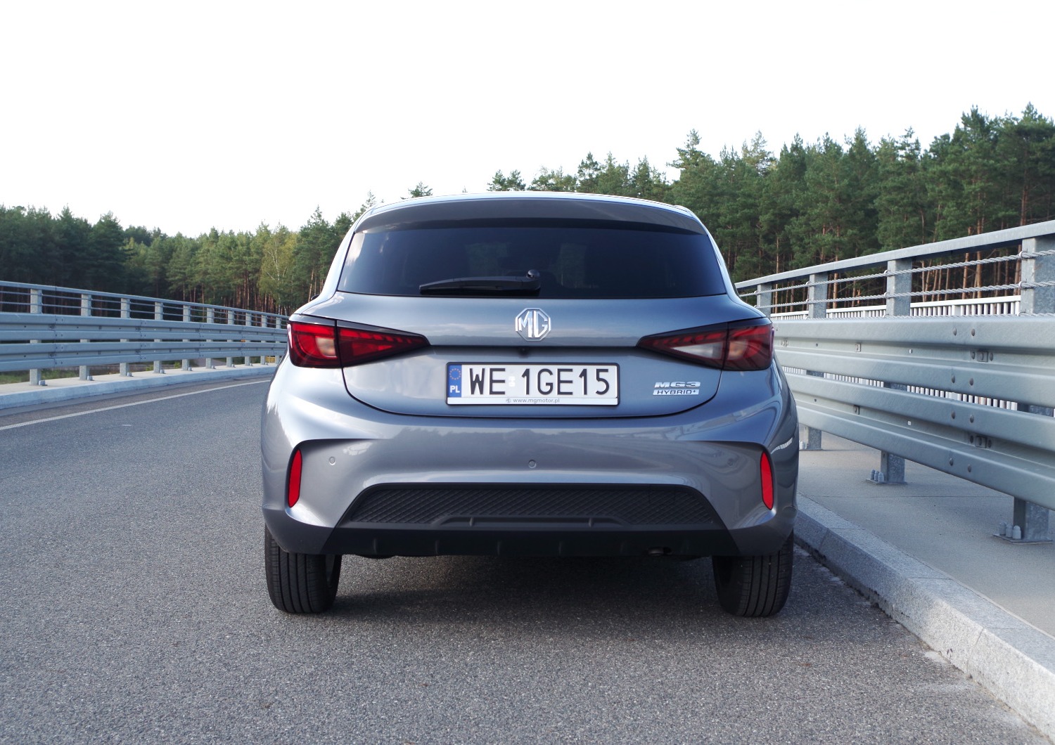 MG3-Hybrid-Exclusive-tyl-nadwozia