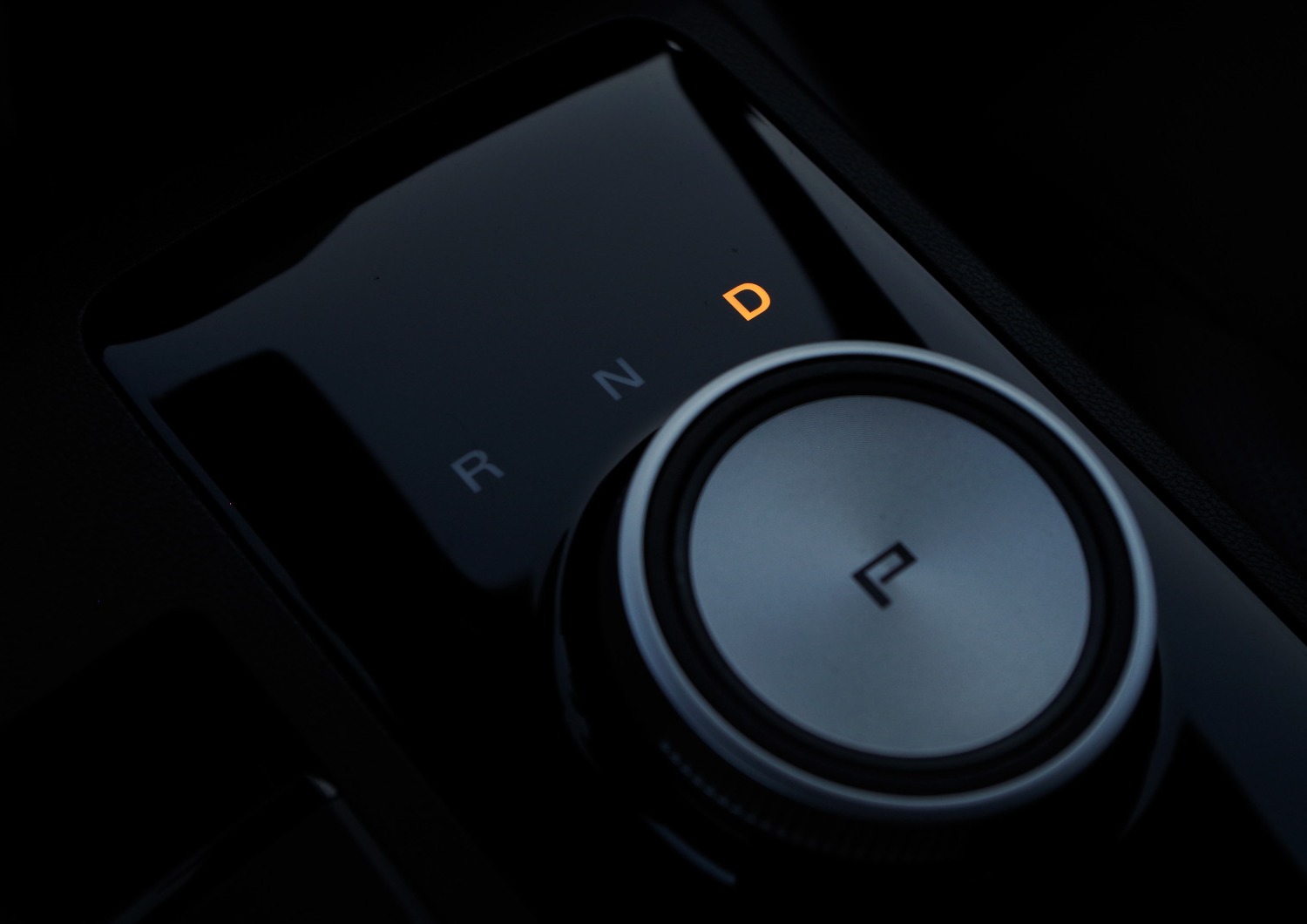 MG3-Hybrid-Exclusive-wskaznik-wyboru-biegu