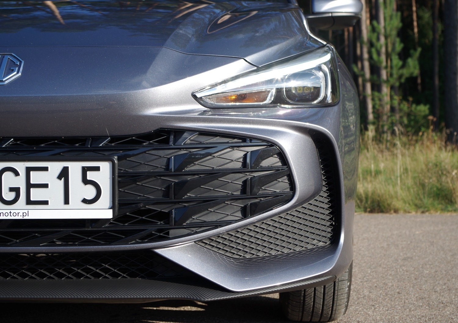 MG3-Hybrid-Exclusive-zderzak-przedni