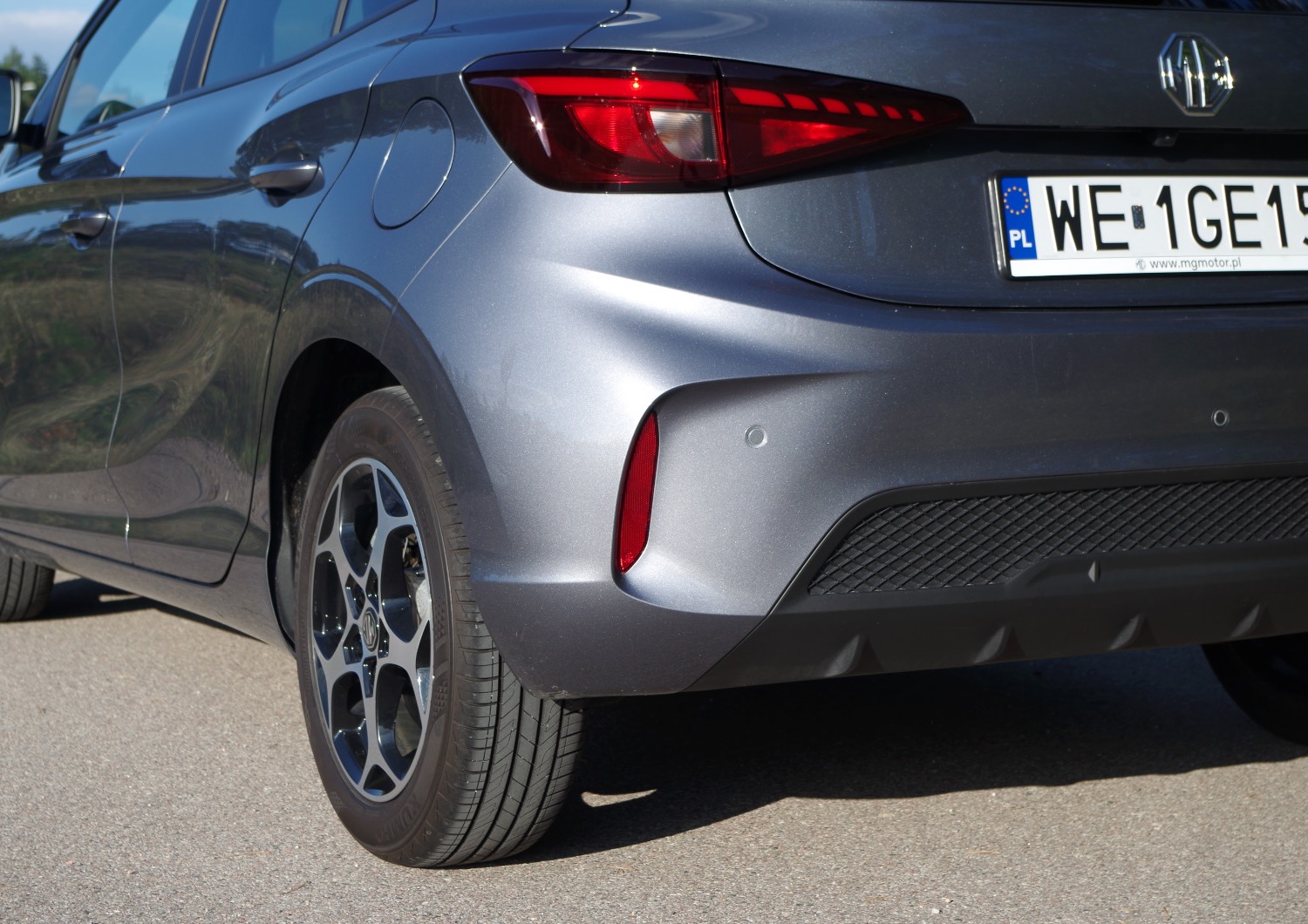 MG3-Hybrid-Exclusive-zderzak-tyl